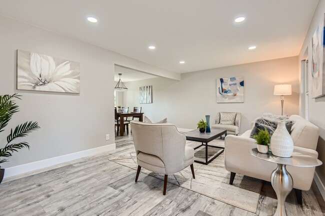 Building Photo - 4094 S Willow Way