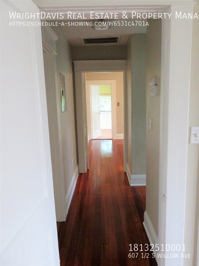 Building Photo - 607 1/2 S Willow Ave-