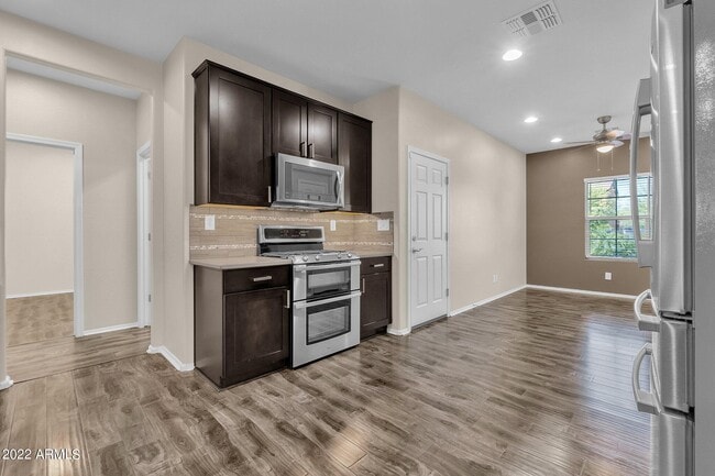 Building Photo - 10807 W El Cortez Pl