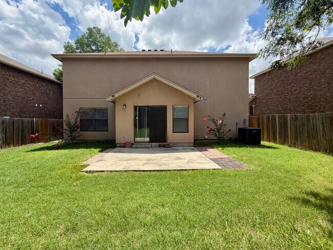 Building Photo - 8143 Chestnut Manor Dr