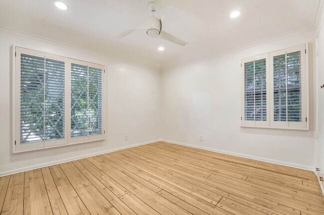 Building Photo - Charming Country English Home