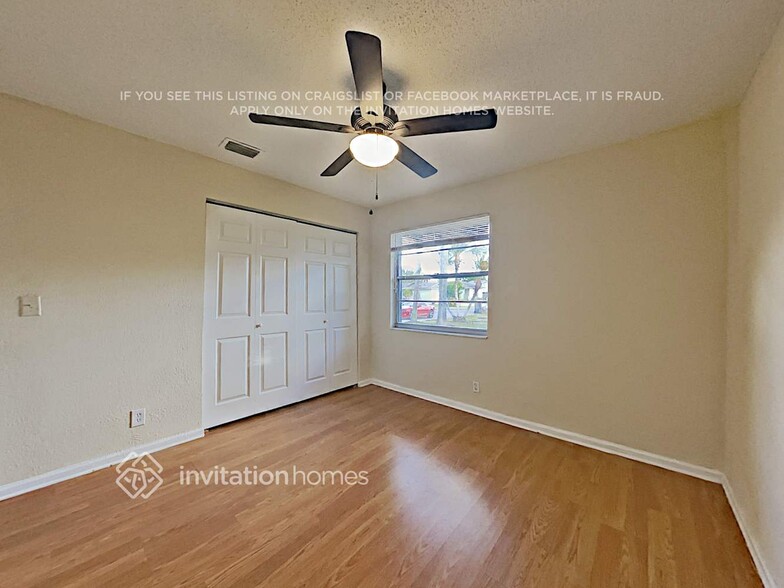 Building Photo - 3635 N Mountain Dr