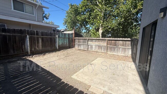 Building Photo - 535 Sims Ave