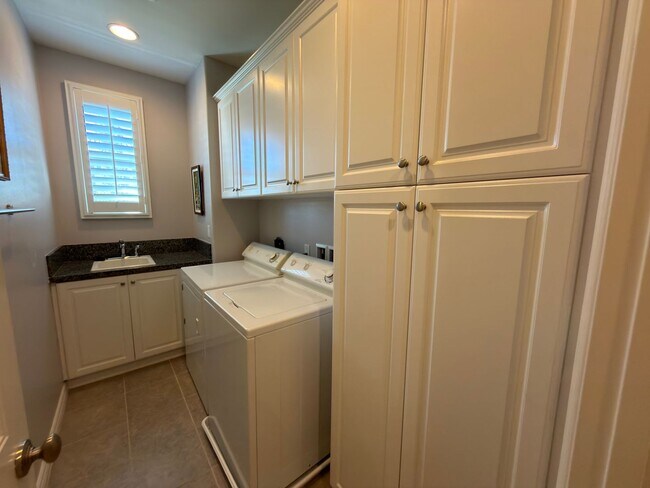 Building Photo - 8253 Noelle Drive