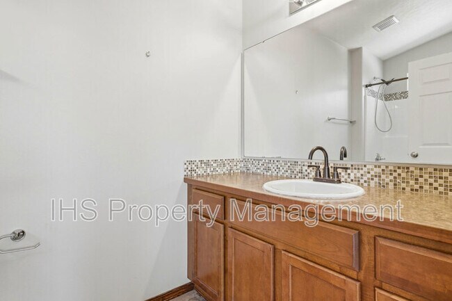 Building Photo - 5520 Leon Ct