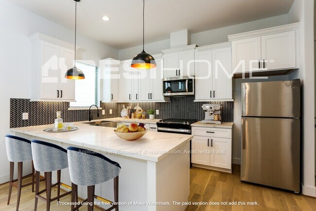 Building Photo - 3048 Truxillo St