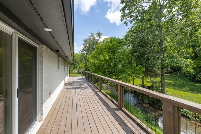 Building Photo - 331 Clover Hill Rd
