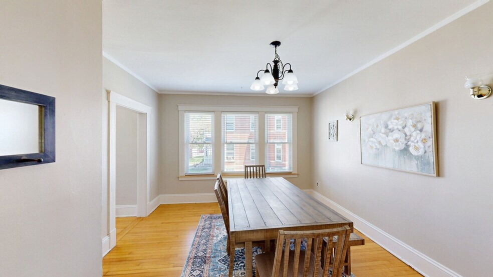 Building Photo - 128 1/2 Elm Street-SI ID1380181P