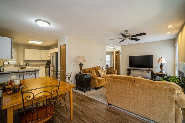 Building Photo - 1045 Talbots Ln