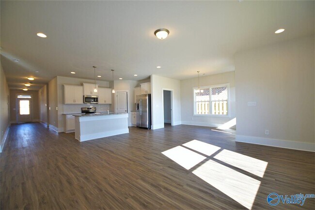 Building Photo - 104 Williams Pointe Boulevard SW