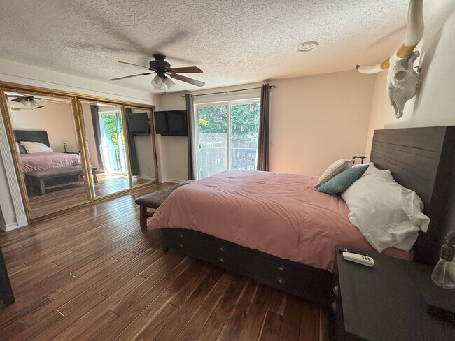 Building Photo - 17927 Ridge Lake Dr