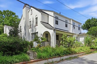 Building Photo - Beautiful 3B/2B Twin with Off-Street Parking in West Chester Borough