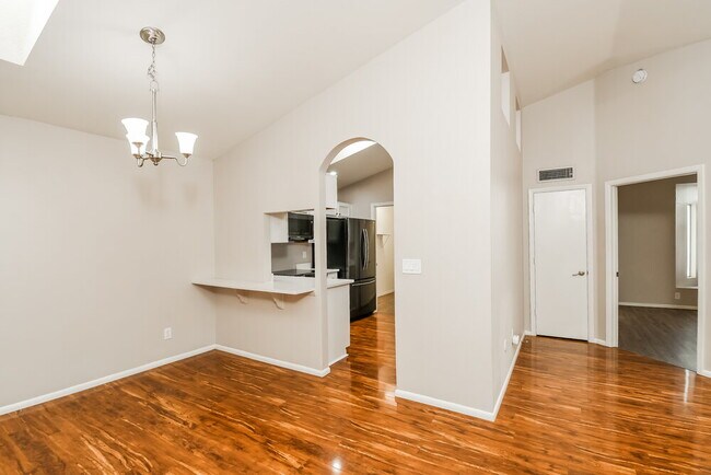 Building Photo - 4165 E Wayland Rd