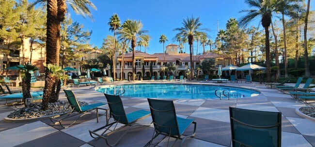 Building Photo - Fully furnished-full Sphere view