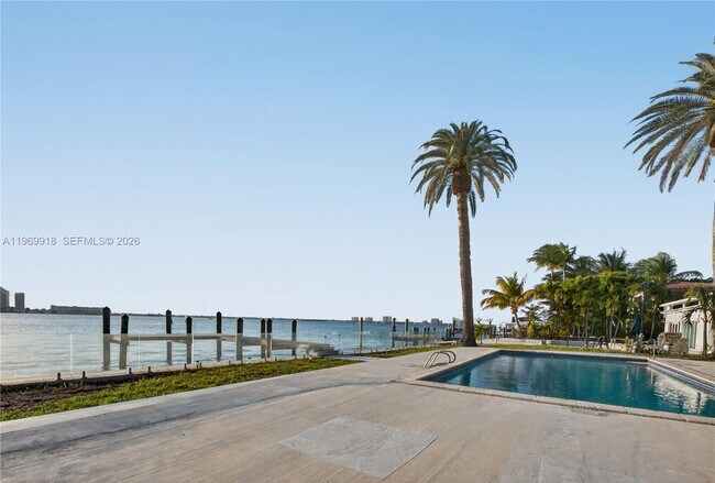 Building Photo - 1101 S Shore Dr