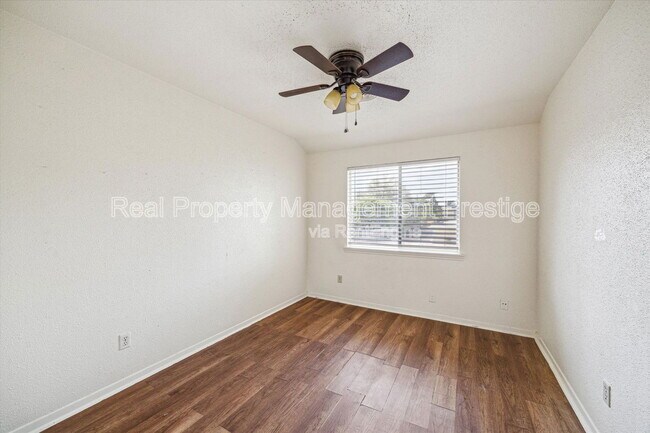 Building Photo - 3003 Falk Ct