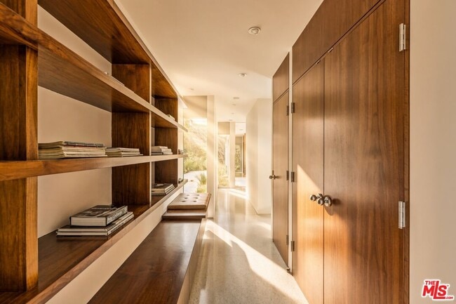 Building Photo - 3201 Oakley Dr