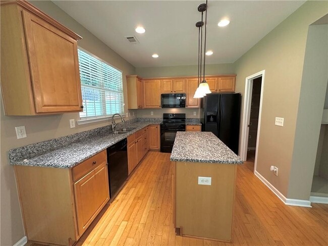 Building Photo - 2552 Pierce Brennen Ct NE