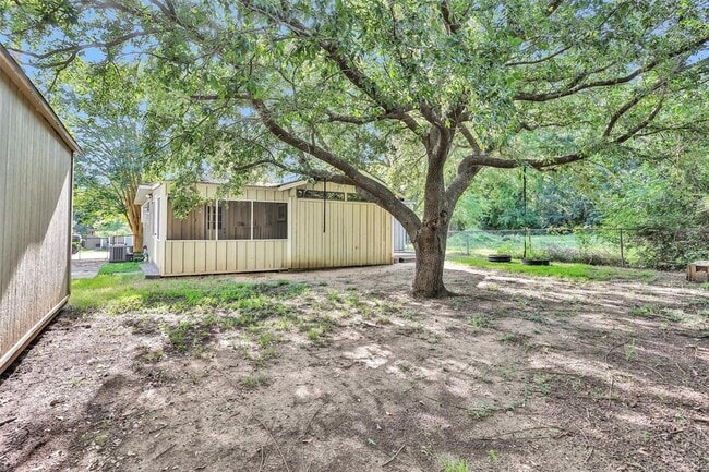 Building Photo - 4967 Lazy Ln