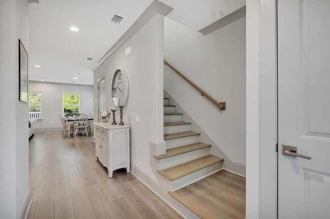 Building Photo - 56 Golden Bell Ct