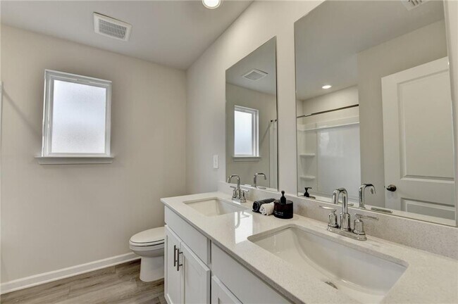 Building Photo - 2357 Whitworth St