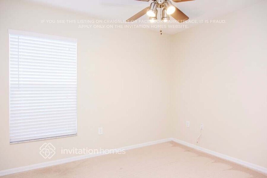 Building Photo - 7814 34th Ct E
