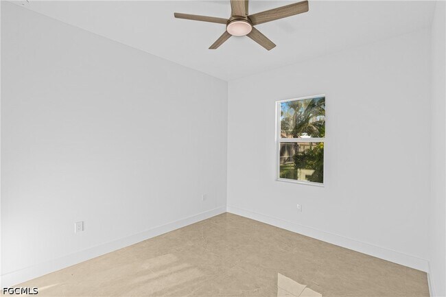 Building Photo - 821 NW 37th Pl