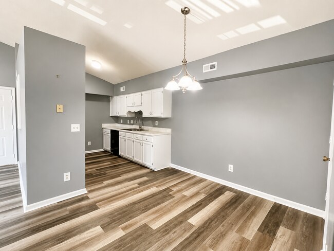 Building Photo - 7117 W Friendly Ave
