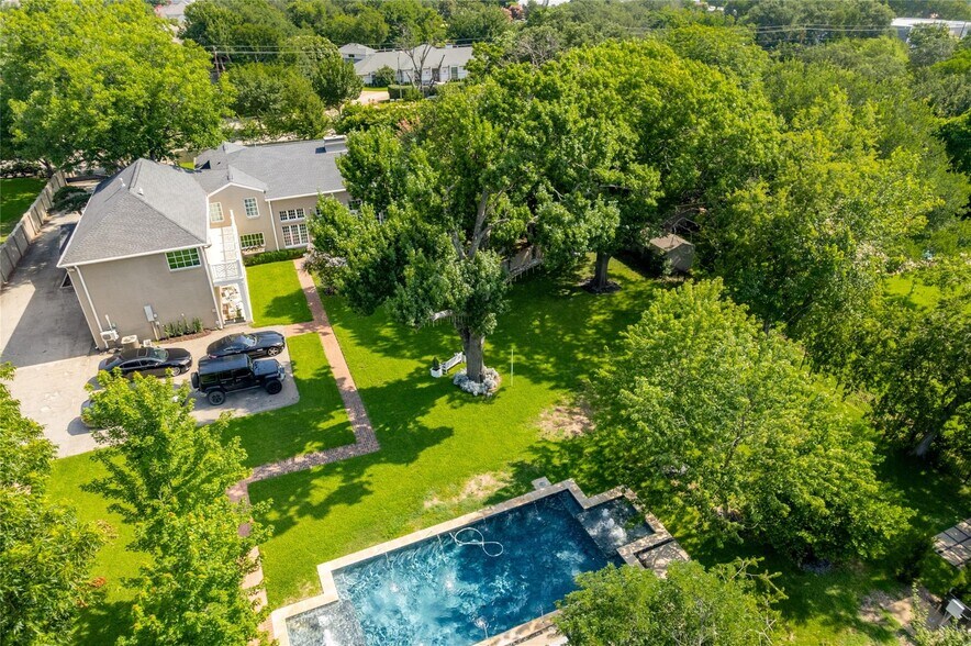 Building Photo - 4522 Walnut Hill Ln