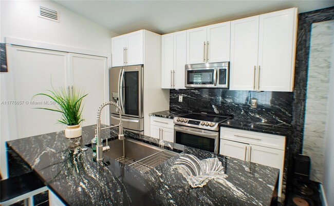 Building Photo - 17772 SW 146th Ct
