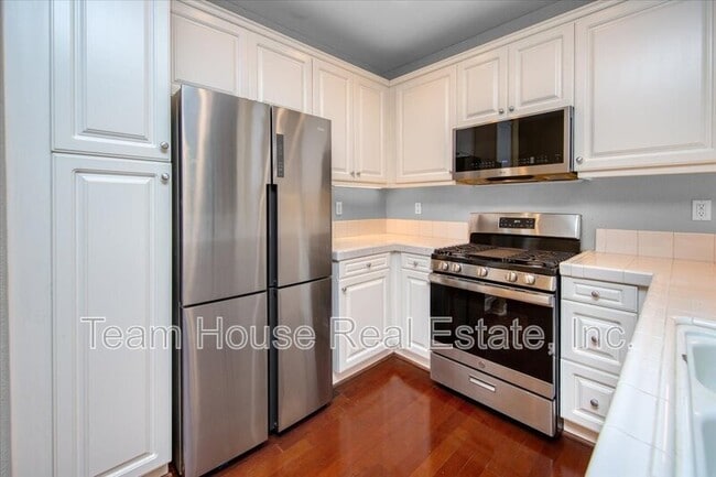 Building Photo - 27274 Arbor Pl