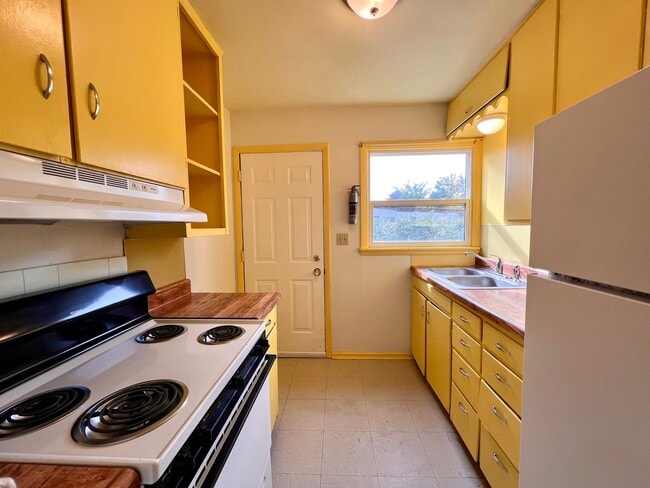 Building Photo - c1522