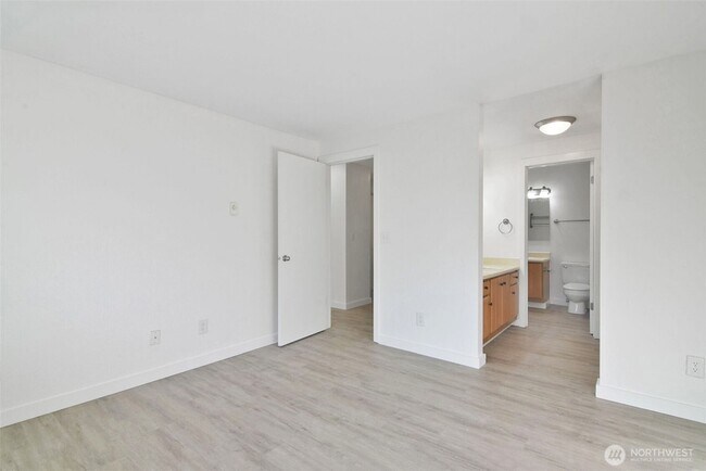 Building Photo - 16817 Larch Way
