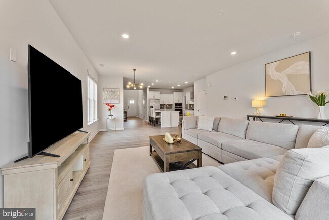 Building Photo - 493 Ensemble Wy