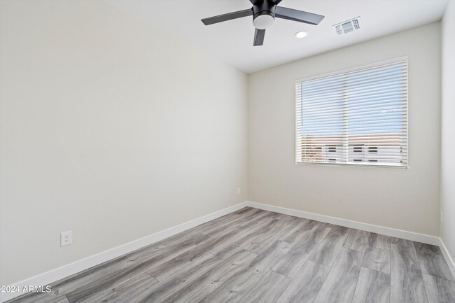 Building Photo - 1642 E Monte Vista Rd