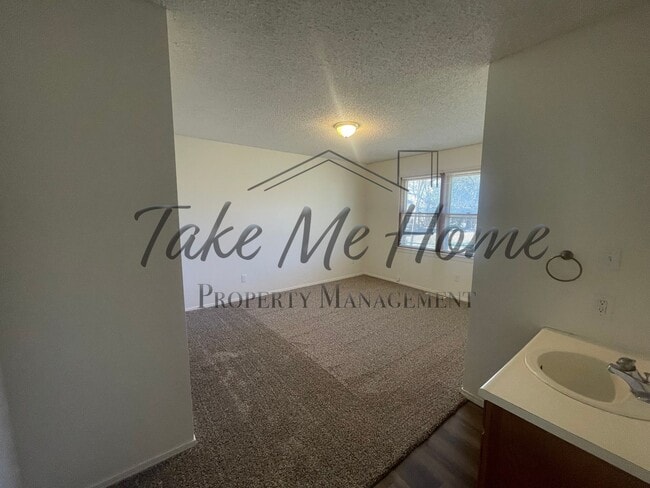 Building Photo - IDEAL LOCATION! 3-Bed, 2-Bath Home with 2-Car Garage in Kickapoo School District!