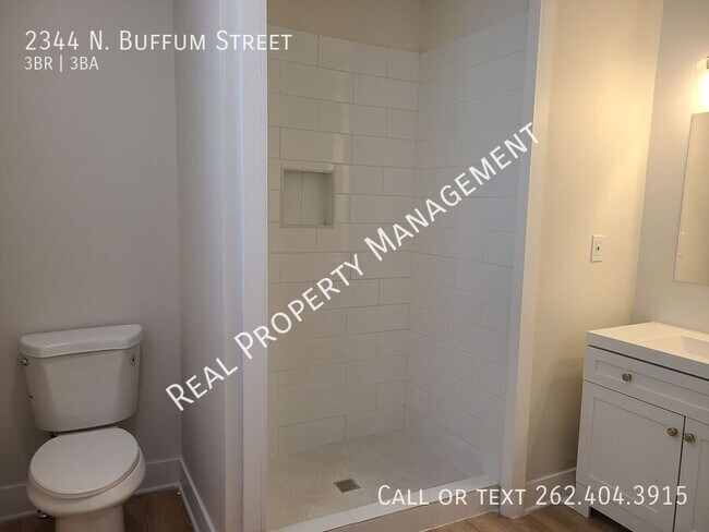 Building Photo - 2344 N Buffum St