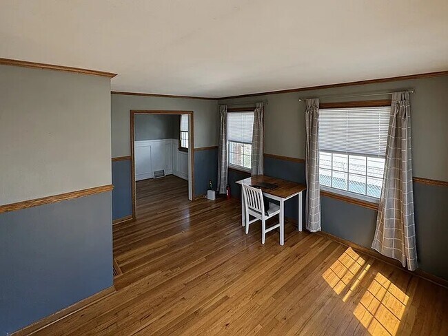 Building Photo - 12756 Venness St