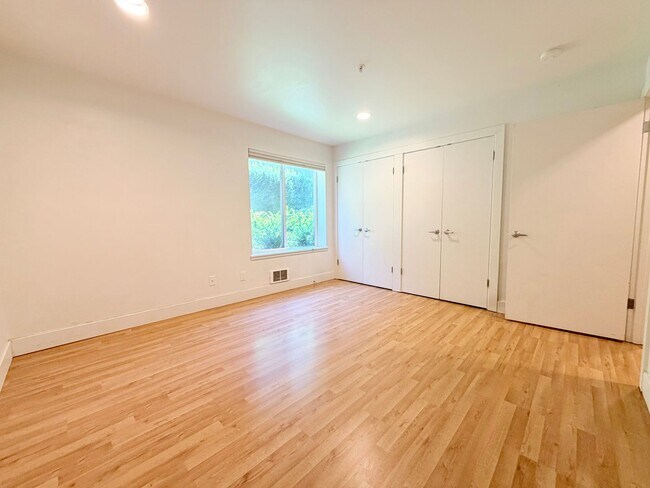 Building Photo - Spacious Capitol Hill Bedroom w/ Private Patio - Two Parking Spaces Included! $3900 and AVAILABLE...