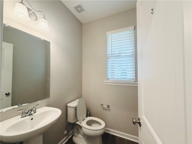 Building Photo - 607 Michigan Cir