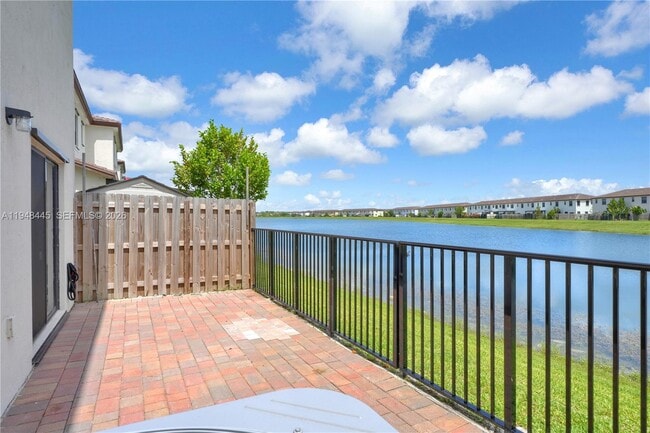 Building Photo - 10011 SW 231st Ln