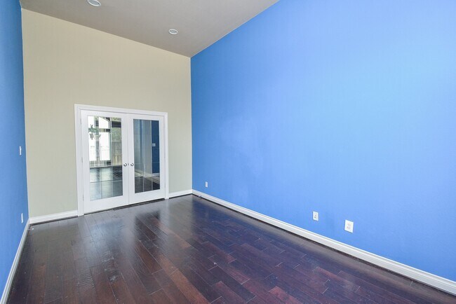 Building Photo - 28803 Davenport Dr