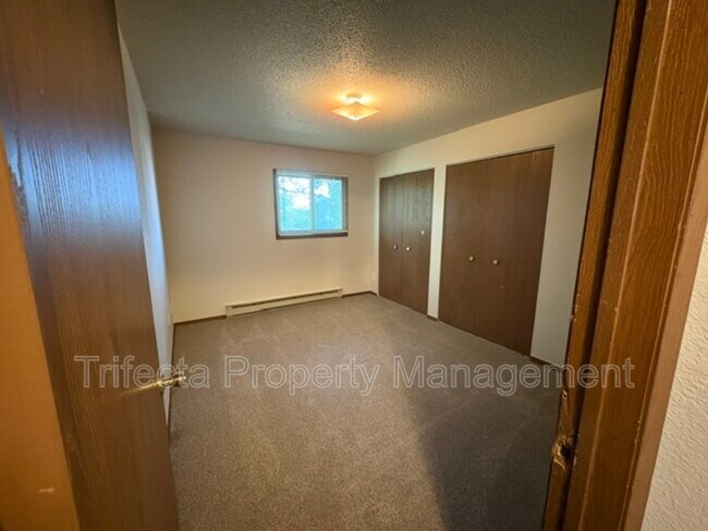 Building Photo - 4957 Basswood Dr