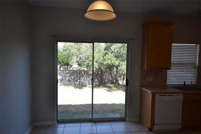 Building Photo - 1501 Encino Dr