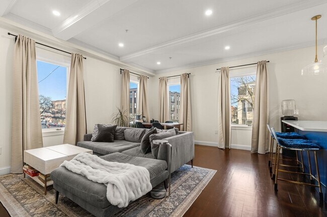 Building Photo - 753 E Broadway