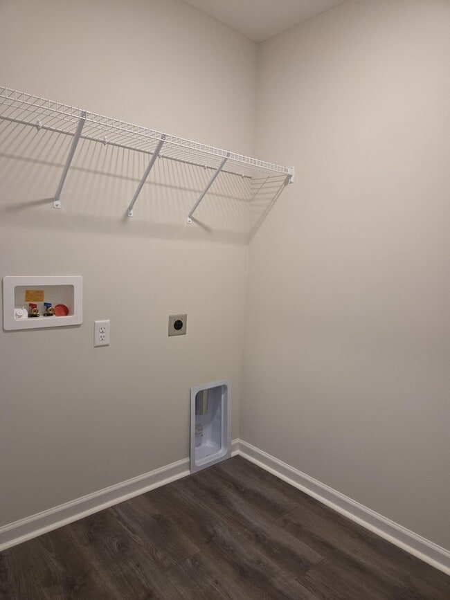 Building Photo - Brand new 4 bed 2 bath house with everything!