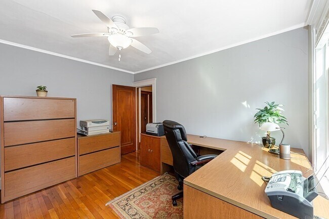 Building Photo - 43 Menotomy Rd