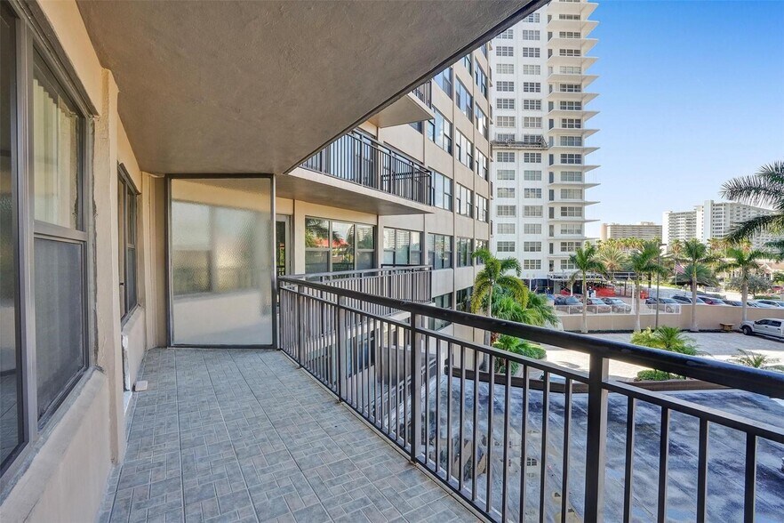 Building Photo - 3800 Galt Ocean Dr