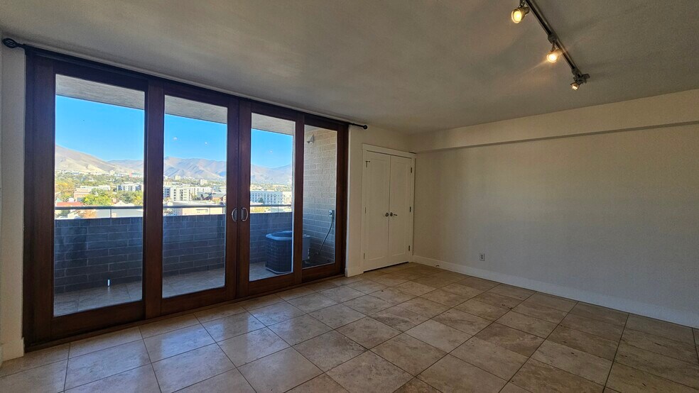 Building Photo - 230 E 300 S