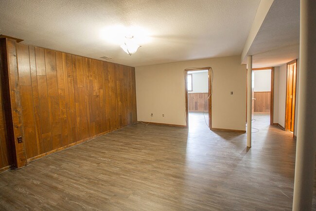Building Photo - 213 E El Cortez Dr